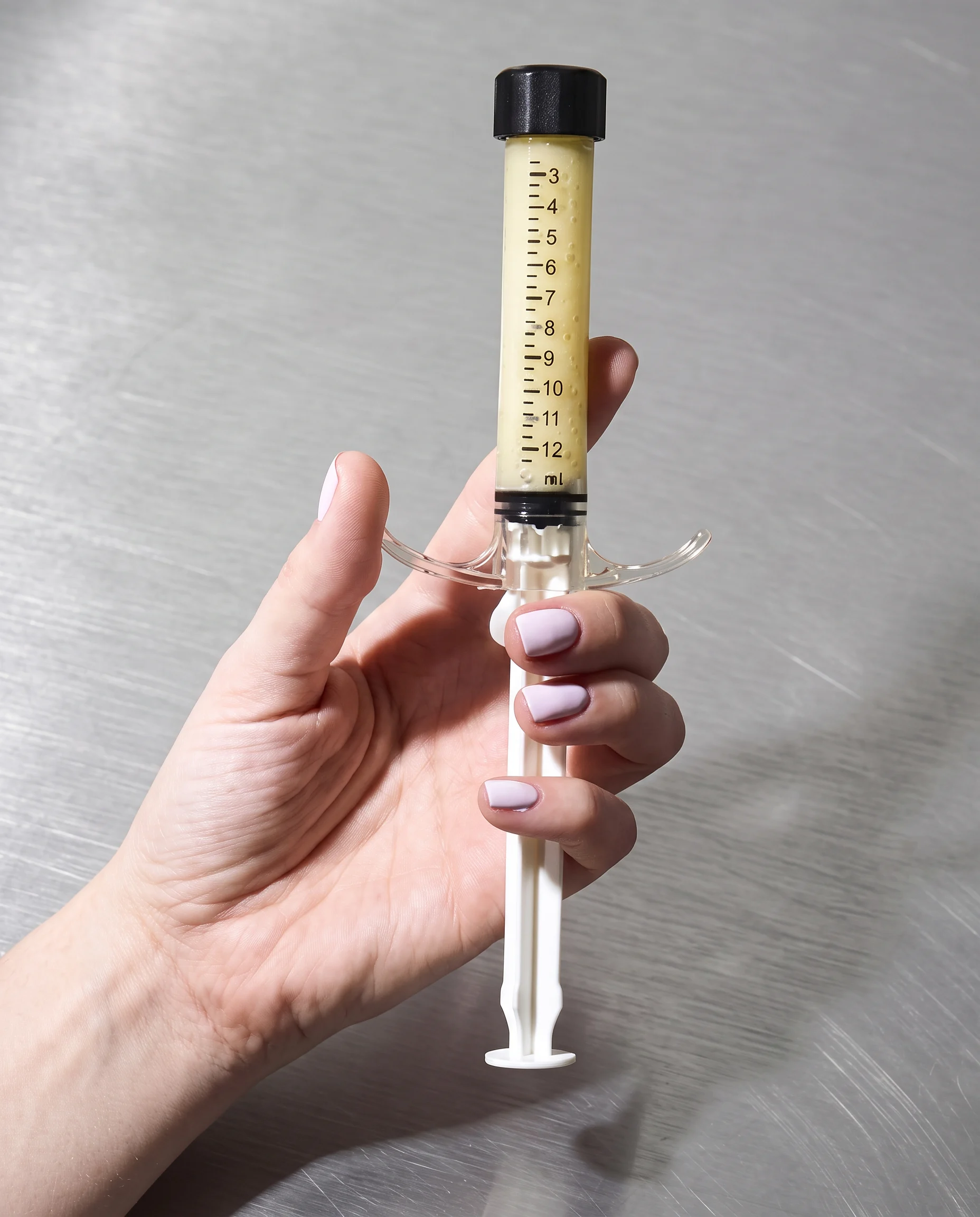 How Does alloClae&reg; Fill In Hip Dips?